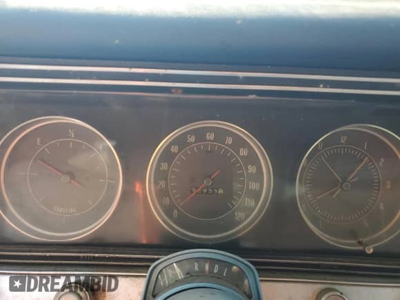 1967 Chevrolet Impala z VIN 164697Y202459, wystawiony jako Copart lot #84990274 z przebiegiem 92 933 mil mil oraz Szkoda całkowita • Salvage title. Historia ofert i sprzedaży dostępna na DreamBid. Obrazek 9.