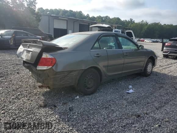 2006 Toyota Camry STD with VIN 4T1BE30K76U664418, listed as a Copart auction lot 67488105 with 231,168 mi miles and Salvage title. Bid and sale history available at DreamBid. Image 3.
