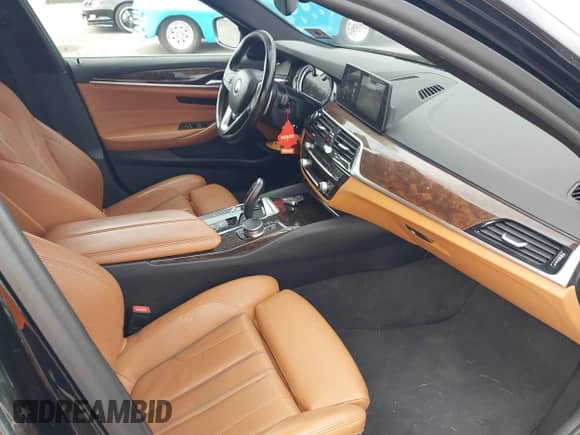 2017 BMW 5 Series 530i xDrive с VIN WBAJA7C37HG905111, выставлен на аукционе IAAI как лот 43290592 с пробегом 106 685 миль миль и . История ставок и продаж доступна на DreamBid. Изображение 5.