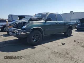 2002 Toyota Tundra SR5 z VIN 5TBRT34192S323104, wystawiony jako Copart lot #80378165 z przebiegiem 226 918 mil mil oraz Szkoda całkowita • Salvage title. Historia ofert i sprzedaży dostępna na DreamBid. Obrazek 1.