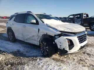 2025 Chevrolet Equinox FWD LT с VIN 3GNAXHEG9SL255697, выставлен на аукционе Copart как лот 46293325 с пробегом 700 миль миль и Списание • Salvage title. История ставок и продаж доступна на DreamBid. Изображение 4.