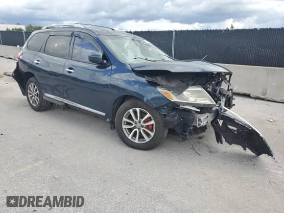 2014 Nissan Pathfinder S with VIN 5N1AR2MN5EC692415, listed as a Copart auction lot 69955125 with 133,132 mi miles and Salvage title. Bid and sale history available at DreamBid. Image 4.