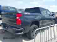 2022 Chevrolet Silverado 1500 RST z VIN 1GCUDEET6NZ610302, wystawiony jako IAAI lot #42176569 z przebiegiem 113 137 mil mil oraz . Historia ofert i sprzedaży dostępna na DreamBid. Obrazek 4.