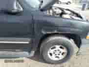 2005 Chevrolet Tahoe LS z VIN 1GNEC13V85R202573, wystawiony jako IAAI lot #43523817 z przebiegiem 225 879 mil mil oraz . Historia ofert i sprzedaży dostępna na DreamBid. Obrazek 6.