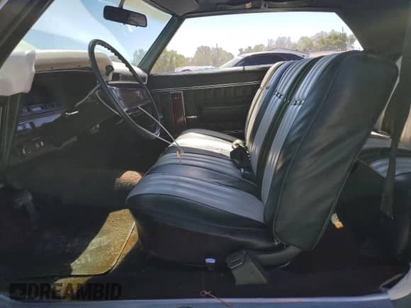 1970 Chevrolet Impala z VIN 164370S208462, wystawiony jako Copart lot #81986685 z przebiegiem 97 735 mil mil oraz Szkoda całkowita • Salvage title. Historia ofert i sprzedaży dostępna na DreamBid. Obrazek 7.