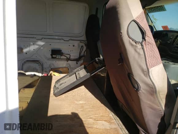 2003 Ford Econoline Cargo с VIN 1FTNE24L23HA55000, выставлен на аукционе Copart как лот 66069455 с пробегом 296 645 миль миль и Списание • Salvage title. История ставок и продаж доступна на DreamBid. Изображение 11.