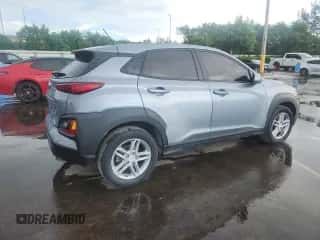 2021 Hyundai Kona SE с VIN KM8K12AA4MU639985, выставлен на аукционе Copart как лот 82145535 с пробегом 94 877 миль миль и Чистый • Clean title. История ставок и продаж доступна на DreamBid. Изображение 3.