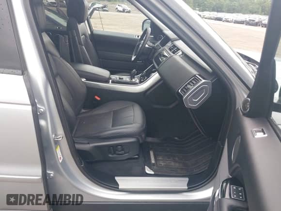 2020 Land Rover Range Rover Sport HSE with VIN SALWR2SU0LA731904, listed as a IAAI auction lot 42992229 with 40,959 mi miles and . Bid and sale history available at DreamBid. Image 5.