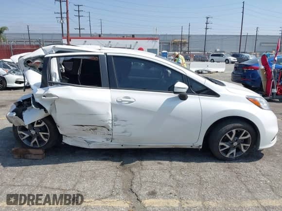 2015 Nissan Note S Plus с VIN 3N1CE2CPXFL428515, выставлен на аукционе IAAI как лот 42581906 с пробегом 66 093 миль миль и . История ставок и продаж доступна на DreamBid. Изображение 14.