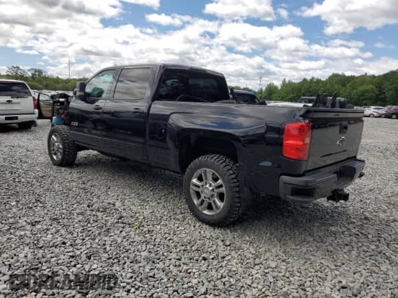 2016 Chevrolet Silverado 2500HD LT with VIN 1GC1KVE84GF134916, listed as a Copart auction lot 61627895 with 120,121 mi miles and Salvage title. Bid and sale history available at DreamBid. Image 2.