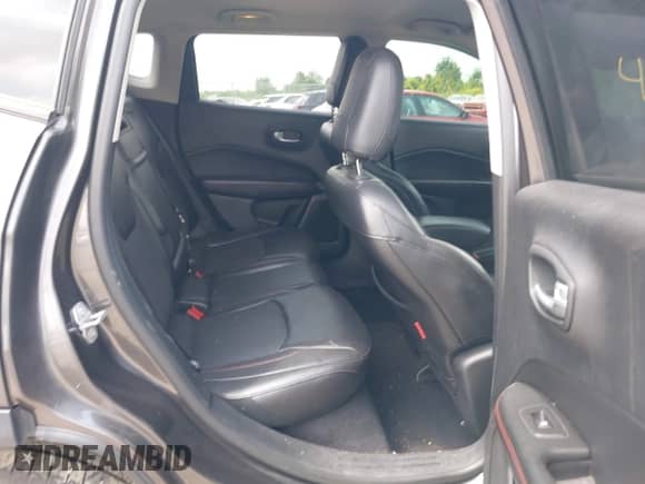 2018 Jeep Compass Trailhawk z VIN 3C4NJDDBXJT198919, wystawiony jako IAAI lot #42685470 z przebiegiem 139 764 mil mil oraz . Historia ofert i sprzedaży dostępna na DreamBid. Obrazek 8.