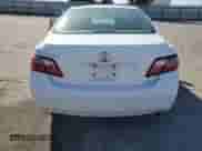 2007 Toyota Camry XLE z VIN 4T1BE46K67U630923, wystawiony jako Copart lot #82008635 z przebiegiem 89 494 mil mil oraz Szkoda całkowita • Salvage title. Historia ofert i sprzedaży dostępna na DreamBid. Obrazek 6.