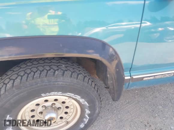 1997 GMC Sierra 1500 с VIN 2GTEK19R9V1566662, выставлен на аукционе IAAI как лот 43051145 с пробегом 209 691 миль миль и . История ставок и продаж доступна на DreamBid. Изображение 13.