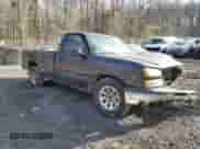 2005 Chevrolet Silverado 1500 z VIN 1GCEC14X05Z224219, wystawiony jako Copart lot #49984315 z przebiegiem Nie podano mil oraz Szkoda całkowita • Salvage title. Historia ofert i sprzedaży dostępna na DreamBid. Obrazek 4.