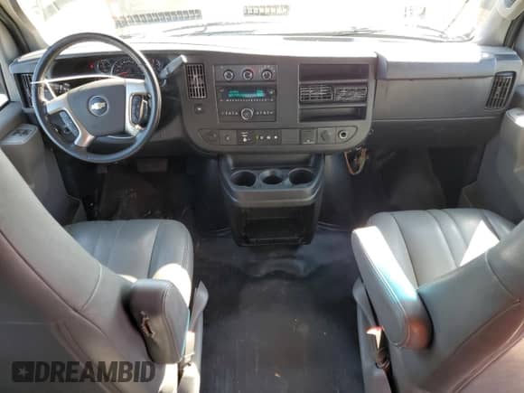 2018 Chevrolet Express Passenger LS с VIN 1GAWGEFG9J1342056, выставлен на аукционе Copart как лот 48399935 с пробегом 107 758 миль миль и Чистый • Clean title. История ставок и продаж доступна на DreamBid. Изображение 8.