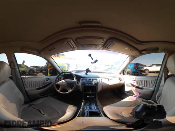 2002 Honda Accord SE z VIN 1HGCG66862A077088, wystawiony jako IAAI lot #43005506 z przebiegiem 183 261 mil mil oraz . Historia ofert i sprzedaży dostępna na DreamBid. Obrazek 18.