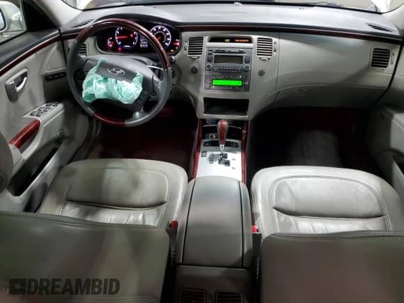 2008 Hyundai Azera Limited с VIN KMHFC46F68A290427, выставлен на аукционе Copart как лот 72629054 с пробегом 195 482 миль миль и Списание • Salvage title. История ставок и продаж доступна на DreamBid. Изображение 8.