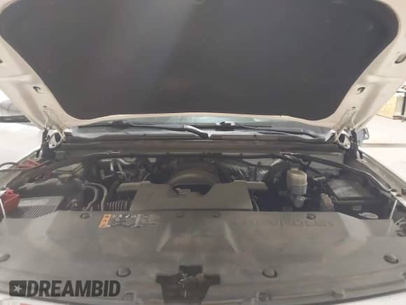 2018 Chevrolet Tahoe Premier z VIN 1GNSKCKC1JR249293, wystawiony jako IAAI lot #42237526 z przebiegiem 126 302 mil mil oraz . Historia ofert i sprzedaży dostępna na DreamBid. Obrazek 10.