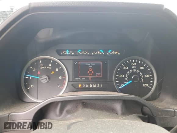 2017 Ford F-150 XL z VIN 1FTEW1CP8HKC85551, wystawiony jako Copart lot #42803535 z przebiegiem 238 762 mil mil oraz Szkoda całkowita • Salvage title. Historia ofert i sprzedaży dostępna na DreamBid. Obrazek 9.