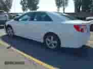 2013 Toyota Camry SE z VIN 4T1BF1FK3DU281842, wystawiony jako IAAI lot #43324055 z przebiegiem 192 474 mil mil oraz . Historia ofert i sprzedaży dostępna na DreamBid. Obrazek 3.