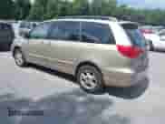 2004 Toyota Sienna XLE z VIN 5TDBA22C84S017737, wystawiony jako IAAI lot #42777025 z przebiegiem 174 665 mil mil oraz . Historia ofert i sprzedaży dostępna na DreamBid. Obrazek 3.