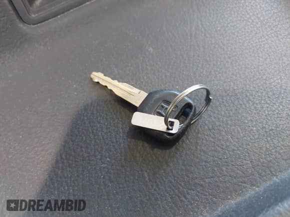 1993 Honda Accord z VIN 1HGCB7253PA033802, wystawiony jako IAAI lot #41624772 z przebiegiem 143 400 mil mil oraz . Historia ofert i sprzedaży dostępna na DreamBid. Obrazek 11.