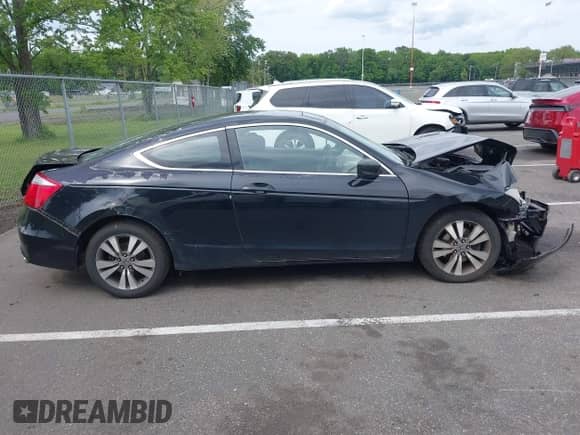 2008 Honda Accord EX с VIN 1HGCS12778A007140, выставлен на аукционе IAAI как лот 42357612 с пробегом 210 435 миль миль и . История ставок и продаж доступна на DreamBid. Изображение 13.