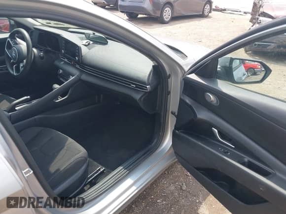 2021 Hyundai Elantra SEL с VIN 5NPLM4AG5MH008477, выставлен на аукционе IAAI как лот 42886500 с пробегом 76 720 миль миль и . История ставок и продаж доступна на DreamBid. Изображение 5.