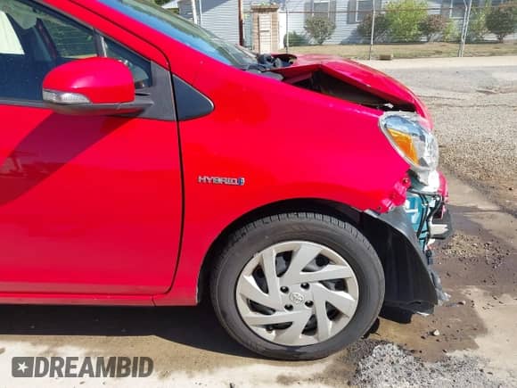 2015 Toyota Prius One z VIN JTDKDTB31F1582909, wystawiony jako IAAI lot #43178125 z przebiegiem 99 824 mil mil oraz . Historia ofert i sprzedaży dostępna na DreamBid. Obrazek 18.