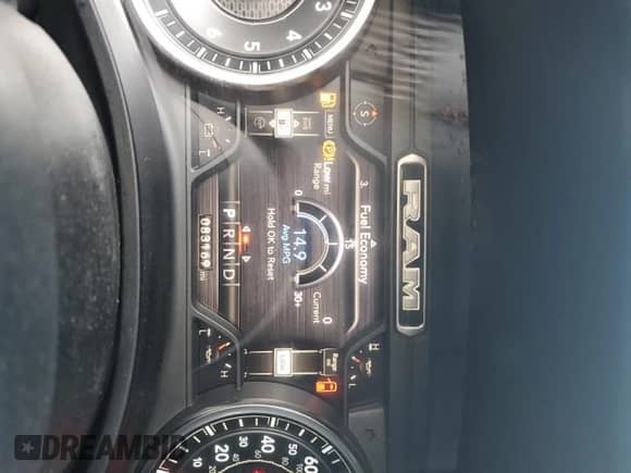 2020 Ram 1500 Big Horn z VIN 1C6RREFG2LN338139, wystawiony jako Copart lot #48244545 z przebiegiem 83 169 mil mil oraz Nie do naprawy • Non repairable. Historia ofert i sprzedaży dostępna na DreamBid. Obrazek 9.