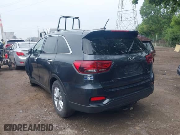 2020 Kia Sorento LX с VIN 5XYPG4A31LG660735, выставлен на аукционе IAAI как лот 42513638 с пробегом 922 791 миль миль и . История ставок и продаж доступна на DreamBid. Изображение 3.