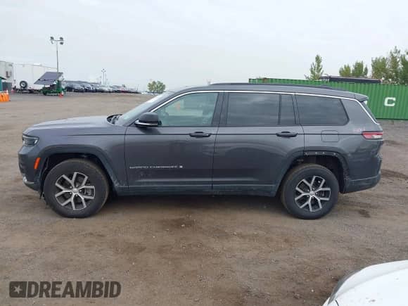 2024 Jeep Grand Cherokee Limited with VIN 1C4RJKBG1R8514173, listed as a IAAI auction lot 43253334 with 13,989 mi miles and . Bid and sale history available at DreamBid. Image 14.