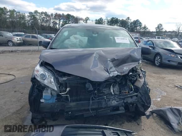 2018 Toyota Sienna L with VIN 5TDZZ3DC9JS942579, listed as a IAAI auction lot 41720834 with 132,231 mi miles and . Bid and sale history available at DreamBid. Image 13.