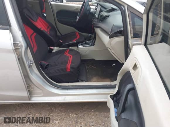 2012 Ford Fiesta S с VIN 3FADP4AJ4CM114943, выставлен на аукционе IAAI как лот 43112843 с пробегом 128 841 миль миль и . История ставок и продаж доступна на DreamBid. Изображение 5.