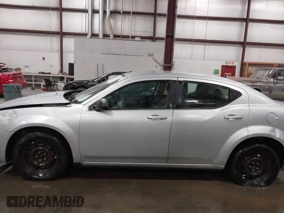 2010 Dodge Avenger SXT с VIN 1B3CC4FB5AN172695, выставлен на аукционе IAAI как лот 43216134 с пробегом 196 039 миль миль и . История ставок и продаж доступна на DreamBid. Изображение 14.