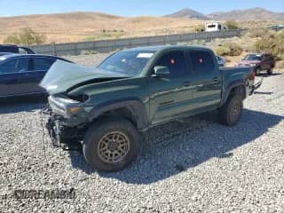 2022 Toyota Tacoma SR с VIN 3TMCZ5ANXNM502271, выставлен на аукционе Copart как лот 70772535 с пробегом Не указан миль и Списание • Salvage title. История ставок и продаж доступна на DreamBid. Изображение 1.