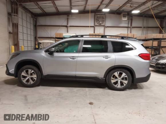 2025 Subaru Ascent Premium with VIN 4S4WMADD3S3406191, listed as a IAAI auction lot 41751465 with 1,146 mi miles and . Bid and sale history available at DreamBid. Image 14.