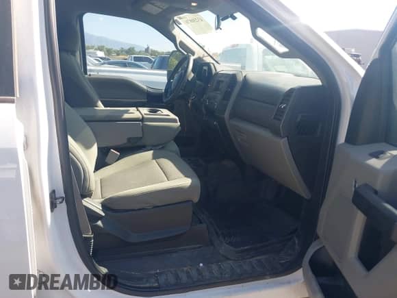 2019 Ford F-250 XL with VIN 1FT7W2BT2KED84563, listed as a IAAI auction lot 43230876 with 227,742 mi miles and . Bid and sale history available at DreamBid. Image 5.