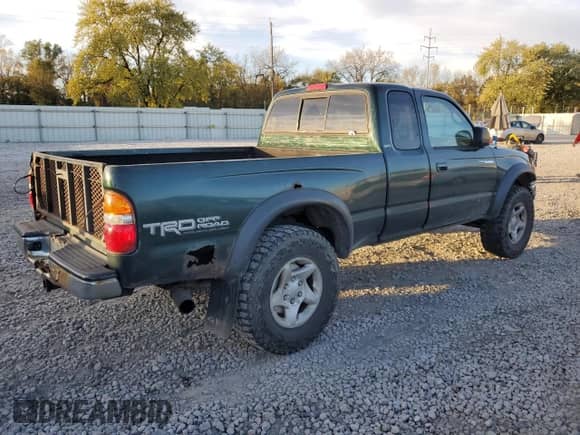 2004 Toyota Tacoma z VIN 5TEWN72N24Z364066, wystawiony jako Copart lot #89621625 z przebiegiem 344 882 mil mil oraz Szkoda całkowita • Salvage title. Historia ofert i sprzedaży dostępna na DreamBid. Obrazek 3.
