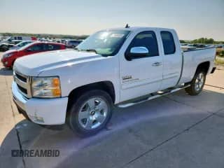 2011 Chevrolet Silverado 1500 LT with VIN 1GCRCSE07BZ121643, listed as a Copart auction lot 71684905 with 230,058 mi miles and Salvage title. Bid and sale history available at DreamBid. Image 1.