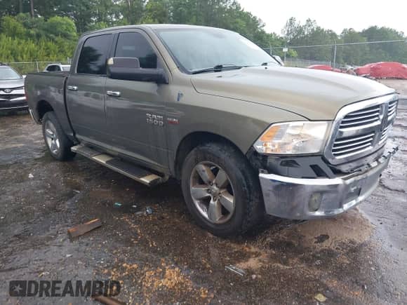 2013 Ram 1500 Outdoorsman z VIN 1C6RR6LT3DS581405, wystawiony jako IAAI lot #42484530 z przebiegiem Nie podano mil oraz . Historia ofert i sprzedaży dostępna na DreamBid. Obrazek 1.