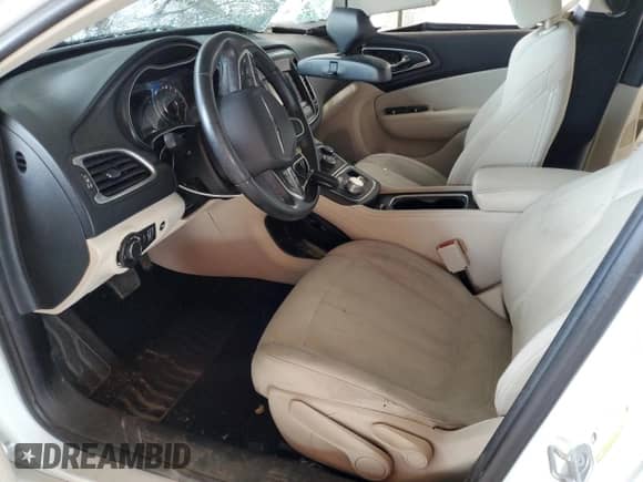 2016 Chrysler 200 Touring z VIN 1C3CCCFB7GN181999, wystawiony jako Copart lot #80287955 z przebiegiem 104 211 mil mil oraz Szkoda całkowita • Salvage title. Historia ofert i sprzedaży dostępna na DreamBid. Obrazek 7.