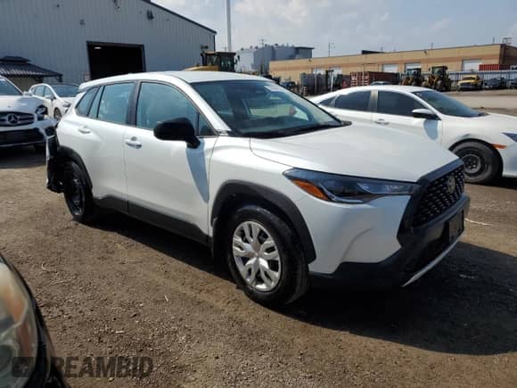 2024 Toyota Corolla Cross L с VIN 7MUAAABGXRV113987, выставлен на аукционе Copart как лот 68860935 с пробегом 8 876 миль миль и Списание • Salvage title. История ставок и продаж доступна на DreamBid. Изображение 4.