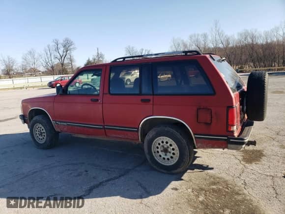 1993 Chevrolet Blazer с VIN 1GNDT13W9P2194015, выставлен на аукционе Copart как лот 48327255 с пробегом 188 591 миль миль и Списание • Salvage title. История ставок и продаж доступна на DreamBid. Изображение 2.