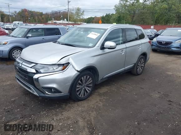 2020 Mitsubishi Outlander SE with VIN JA4AD3A36LZ030889, listed as a IAAI auction lot 43418860 with 181,497 mi miles and . Bid and sale history available at DreamBid. Image 18.