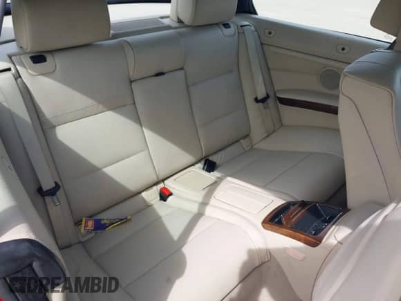 2013 BMW 3 Series 328i z VIN WBADW3C57DJ526633, wystawiony jako IAAI lot #43279188 z przebiegiem 73 781 mil mil oraz . Historia ofert i sprzedaży dostępna na DreamBid. Obrazek 8.