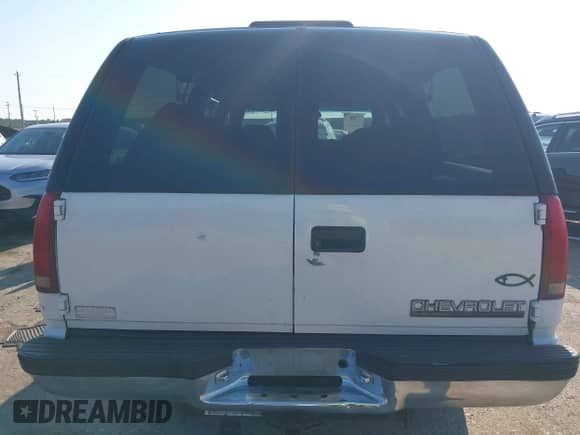 1999 Chevrolet Suburban with VIN 3GNGC26R1XG186362, listed as a IAAI auction lot 43102680 with 259,379 mi miles and . Bid and sale history available at DreamBid. Image 17.