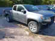 2021 Chevrolet Colorado 2WD LT z VIN 1GCHSCEA1M1232655, wystawiony jako IAAI lot #43217471 z przebiegiem 61 683 mil mil oraz . Historia ofert i sprzedaży dostępna na DreamBid. Obrazek 1.