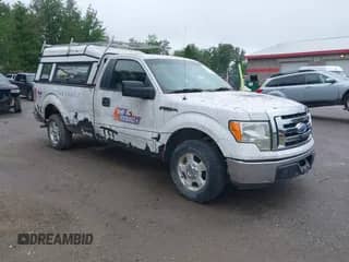 2009 Ford F-150 XL с VIN 1FTRF12899KB32240, выставлен на аукционе IAAI как лот 42437862 с пробегом 174 045 миль миль и . История ставок и продаж доступна на DreamBid. Изображение 1.