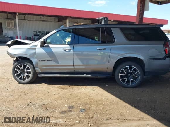 2023 Chevrolet Suburban RST с VIN 1GNSKEKD9PR132106, выставлен на аукционе IAAI как лот 43208174 с пробегом 55 647 миль миль и . История ставок и продаж доступна на DreamBid. Изображение 15.